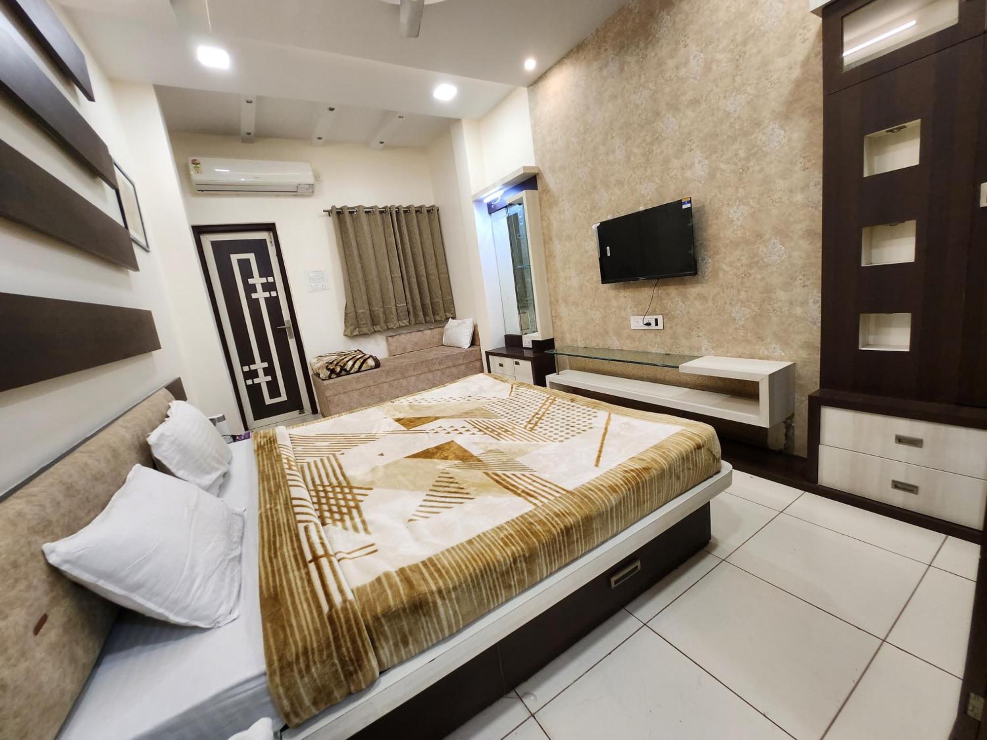 Hotel Anantshree اوجاين المظهر الخارجي الصورة