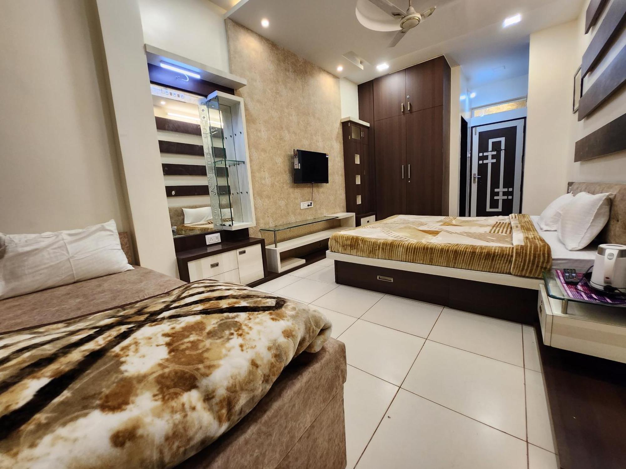 Hotel Anantshree اوجاين المظهر الخارجي الصورة