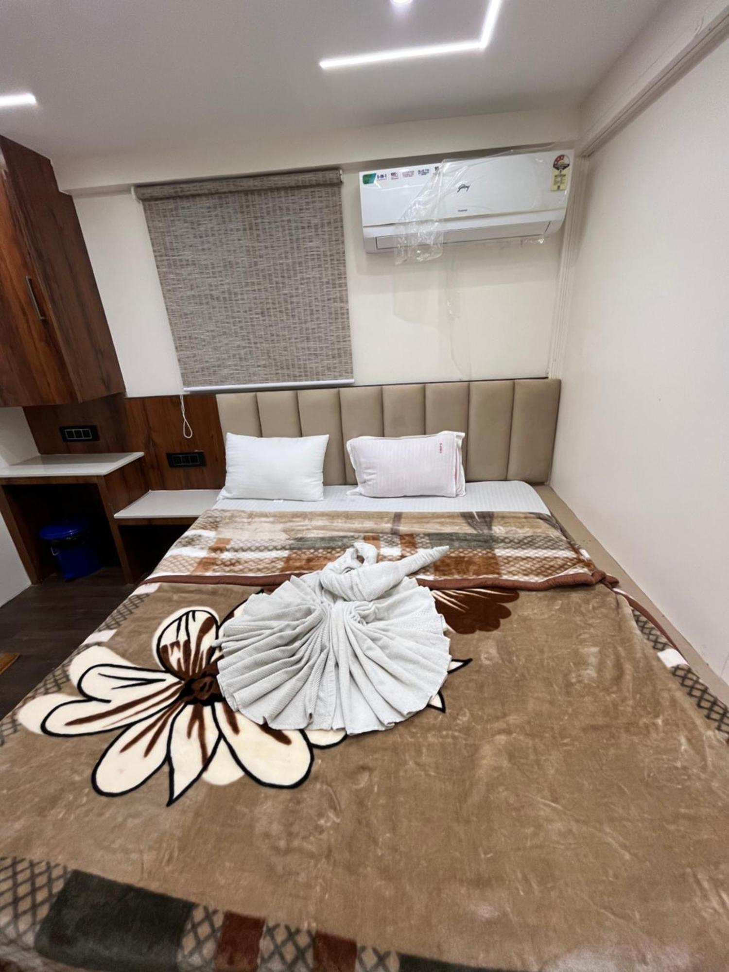 Hotel Anantshree اوجاين المظهر الخارجي الصورة