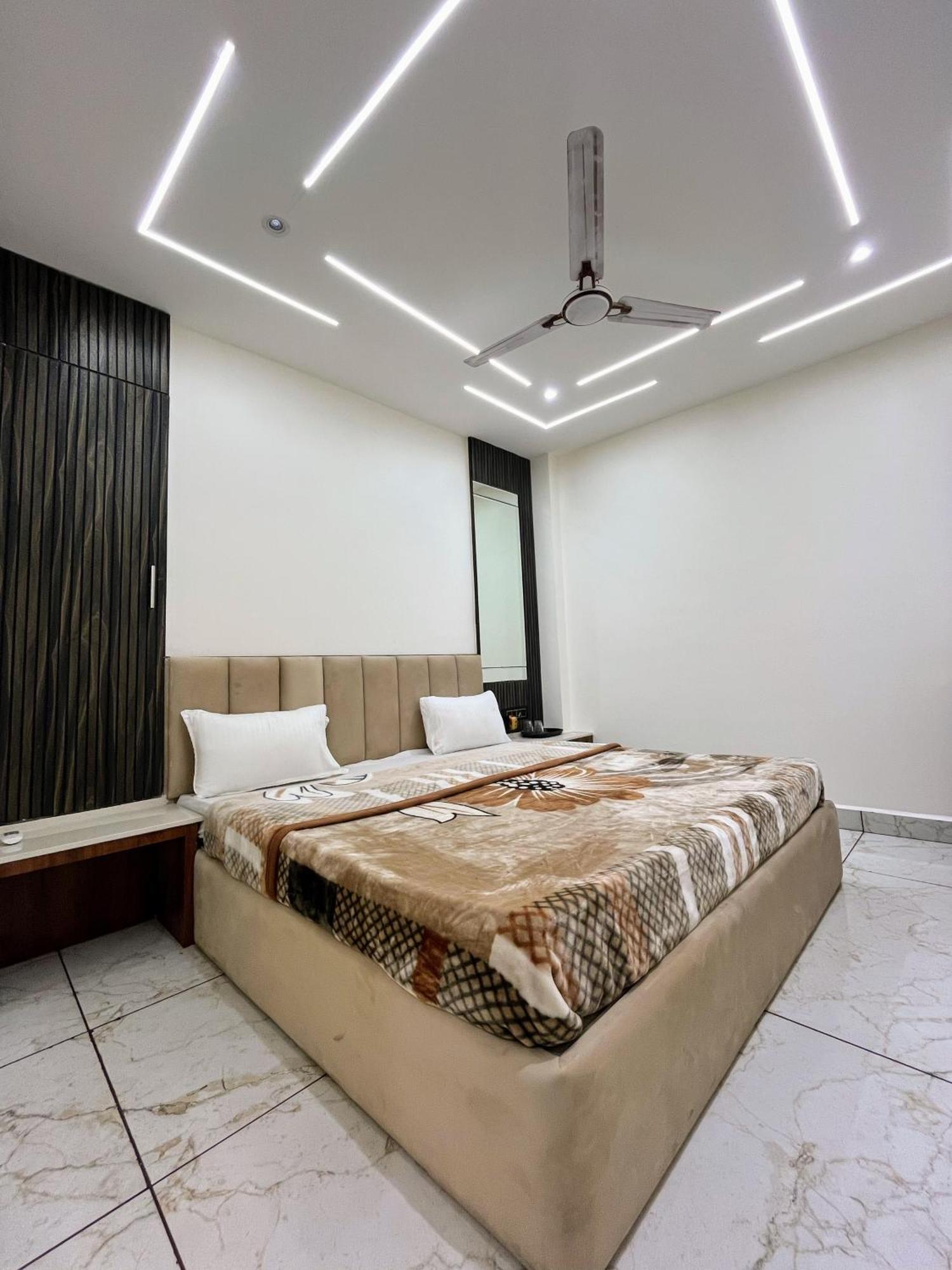 Hotel Anantshree اوجاين المظهر الخارجي الصورة