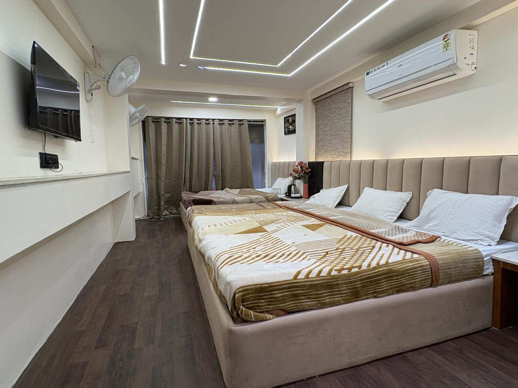 Hotel Anantshree اوجاين المظهر الخارجي الصورة