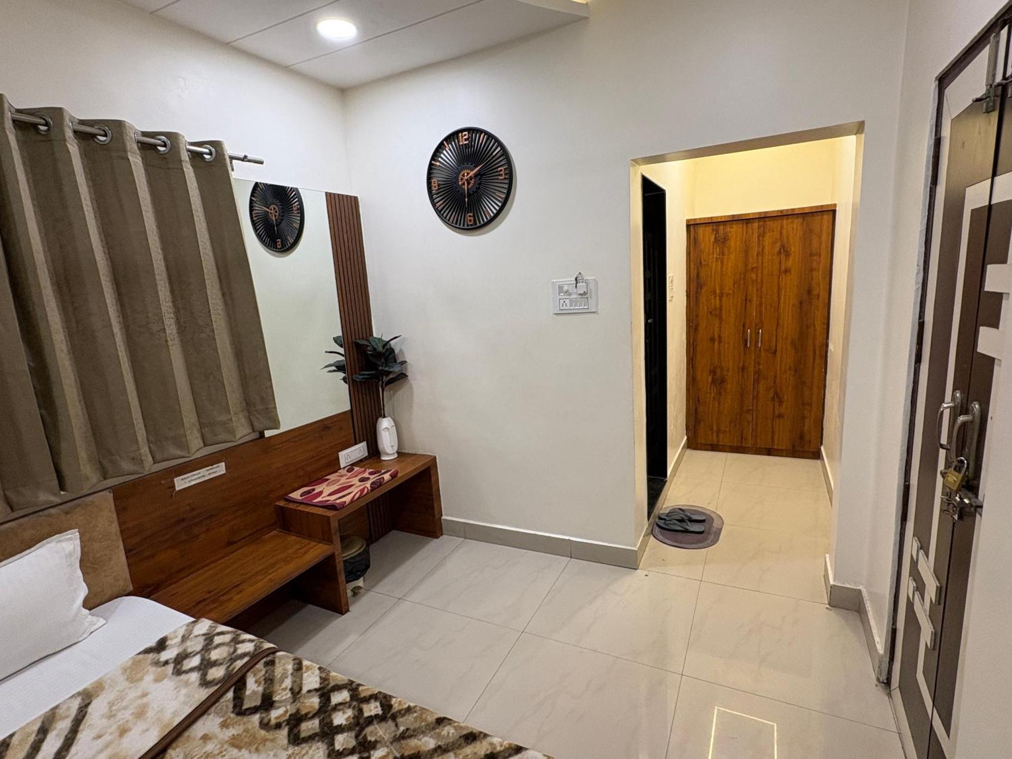 Hotel Anantshree اوجاين المظهر الخارجي الصورة