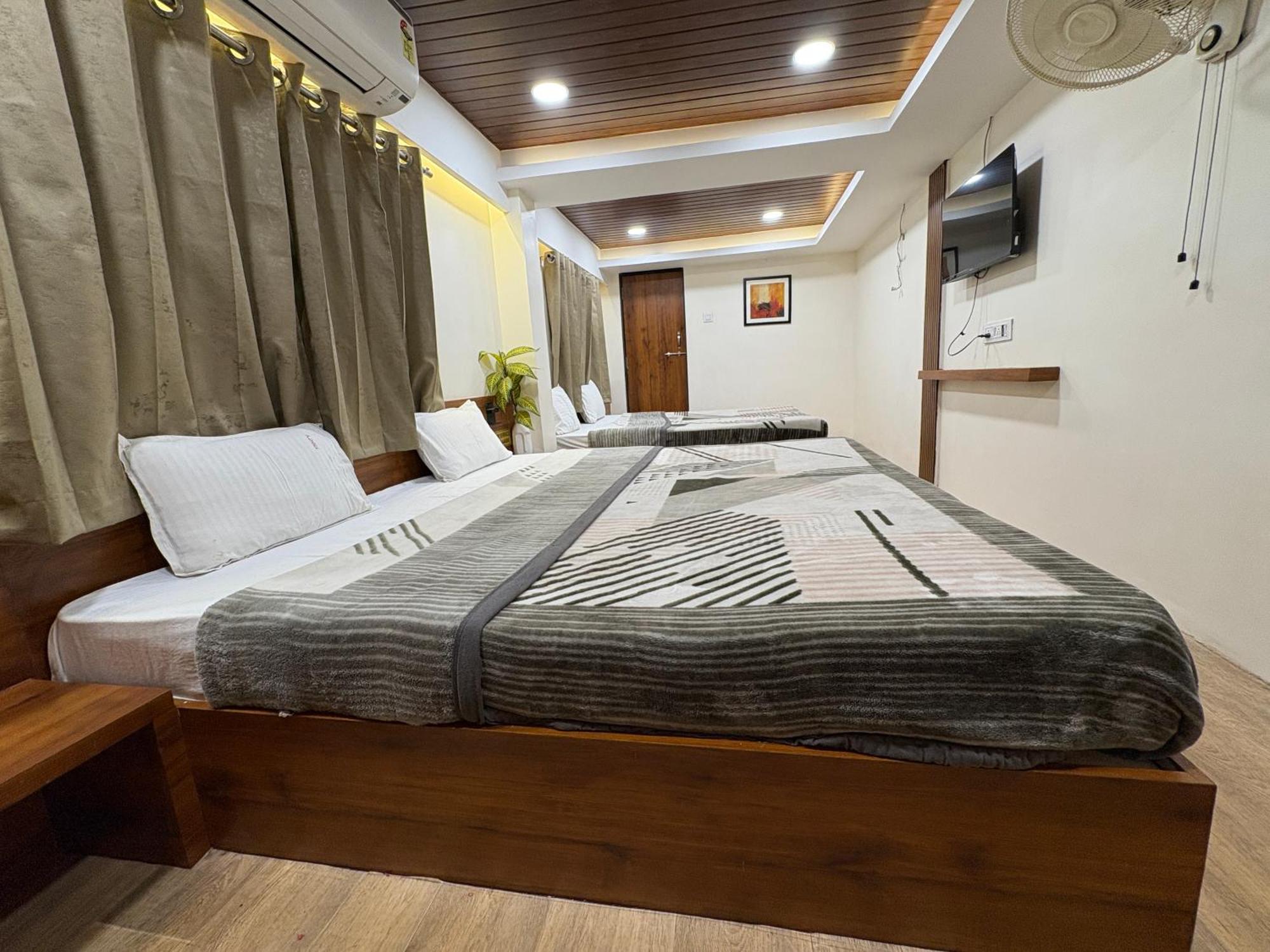 Hotel Anantshree اوجاين المظهر الخارجي الصورة