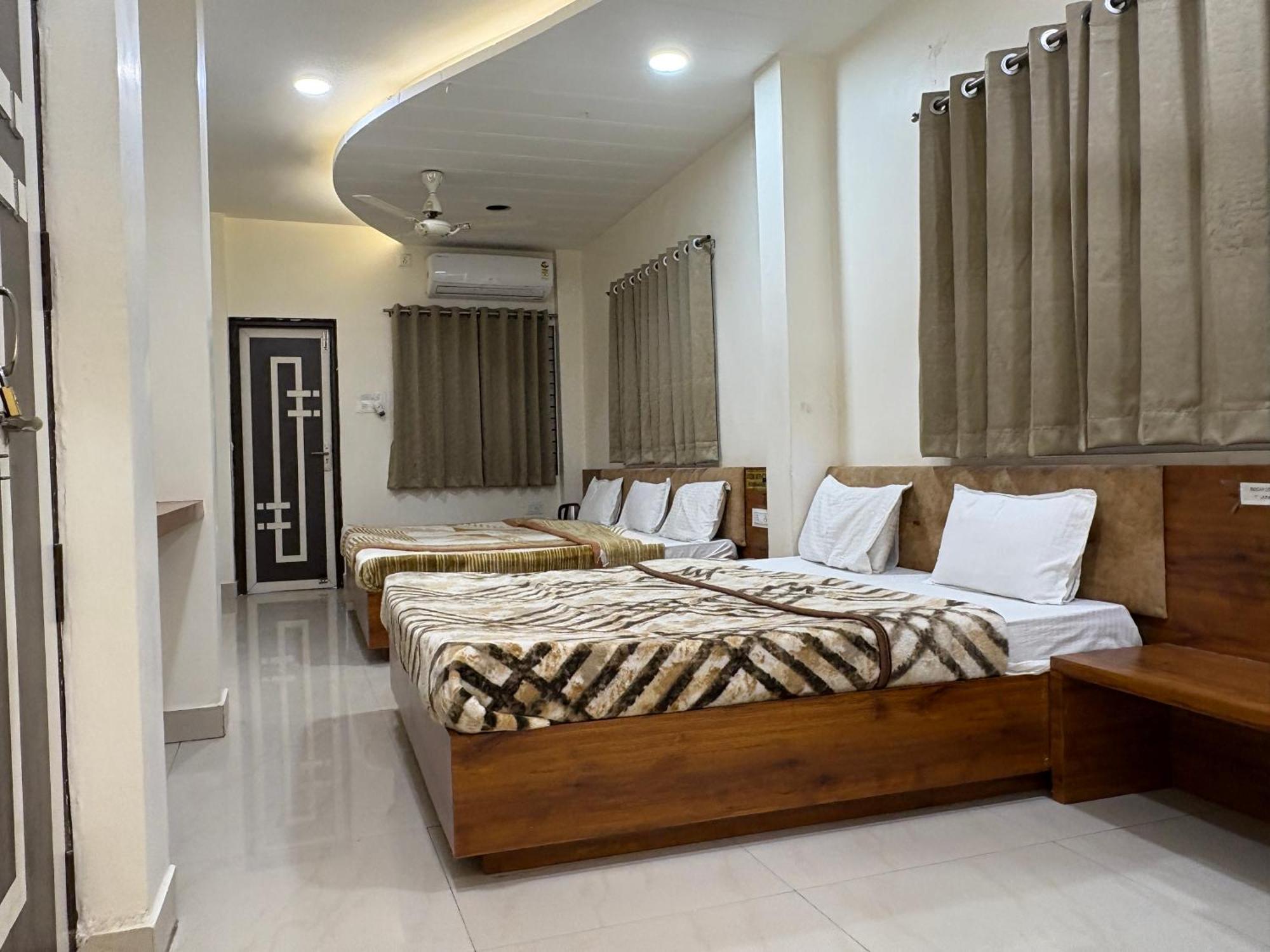 Hotel Anantshree اوجاين المظهر الخارجي الصورة