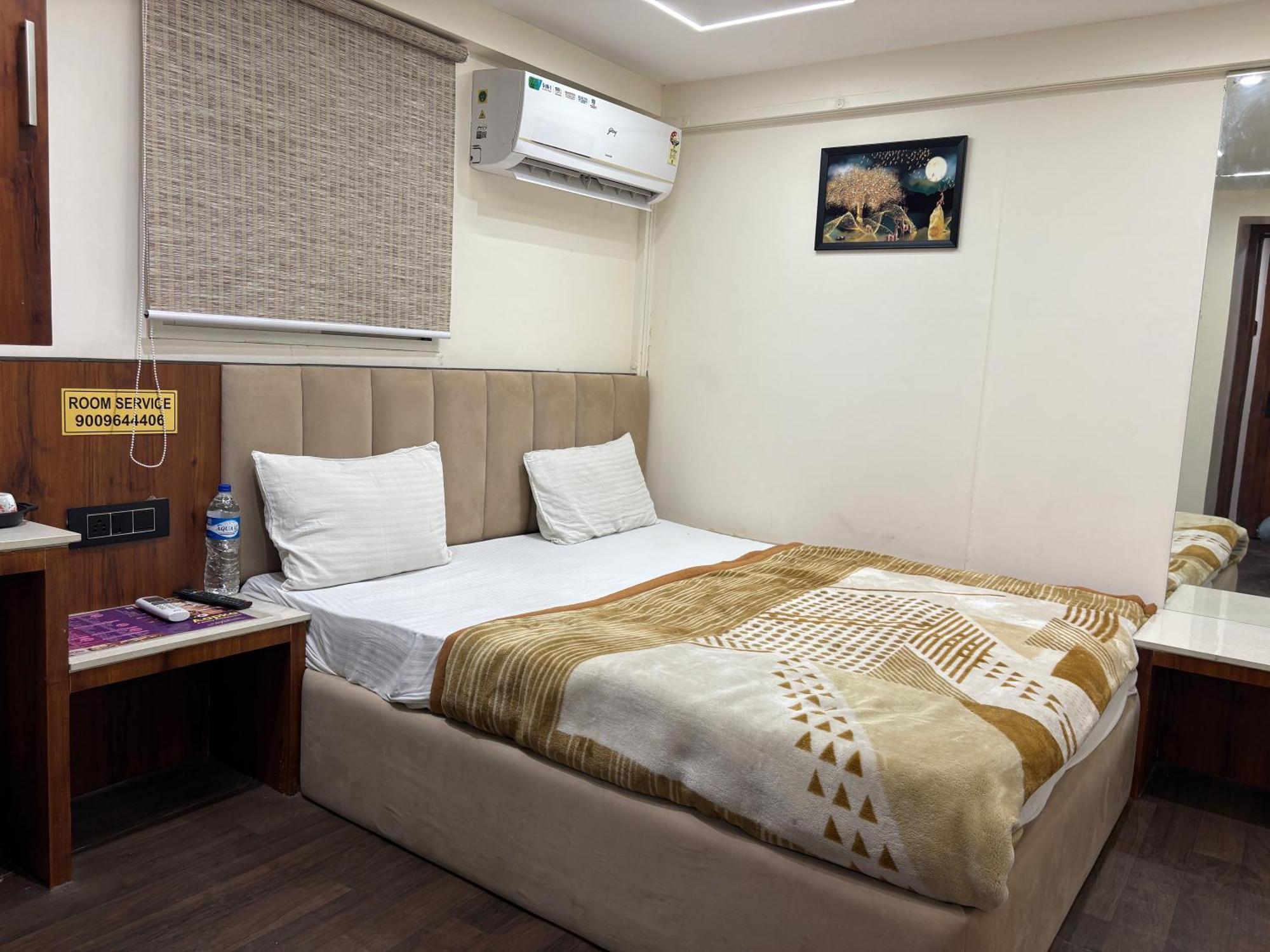 Hotel Anantshree اوجاين المظهر الخارجي الصورة