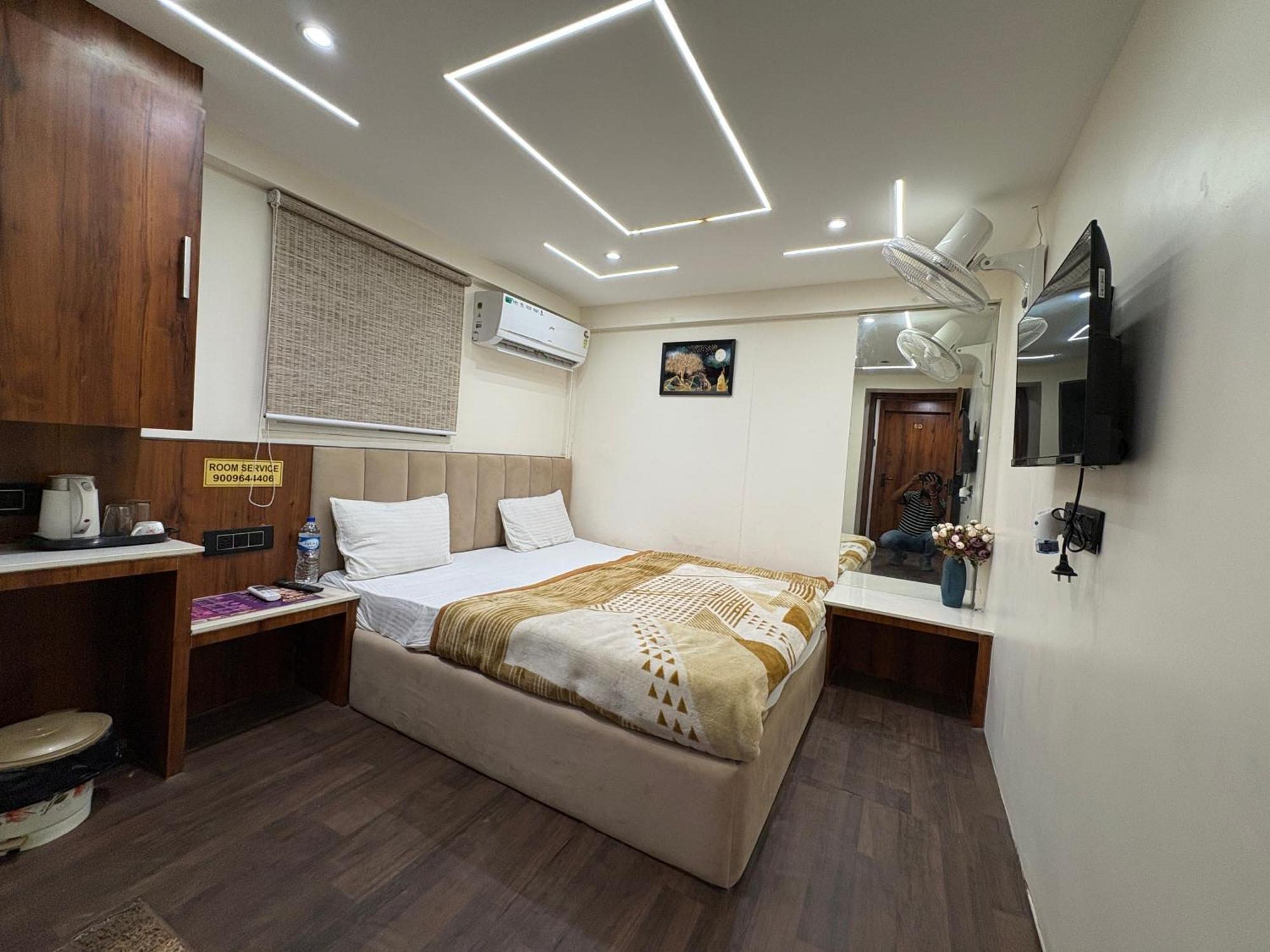 Hotel Anantshree اوجاين المظهر الخارجي الصورة