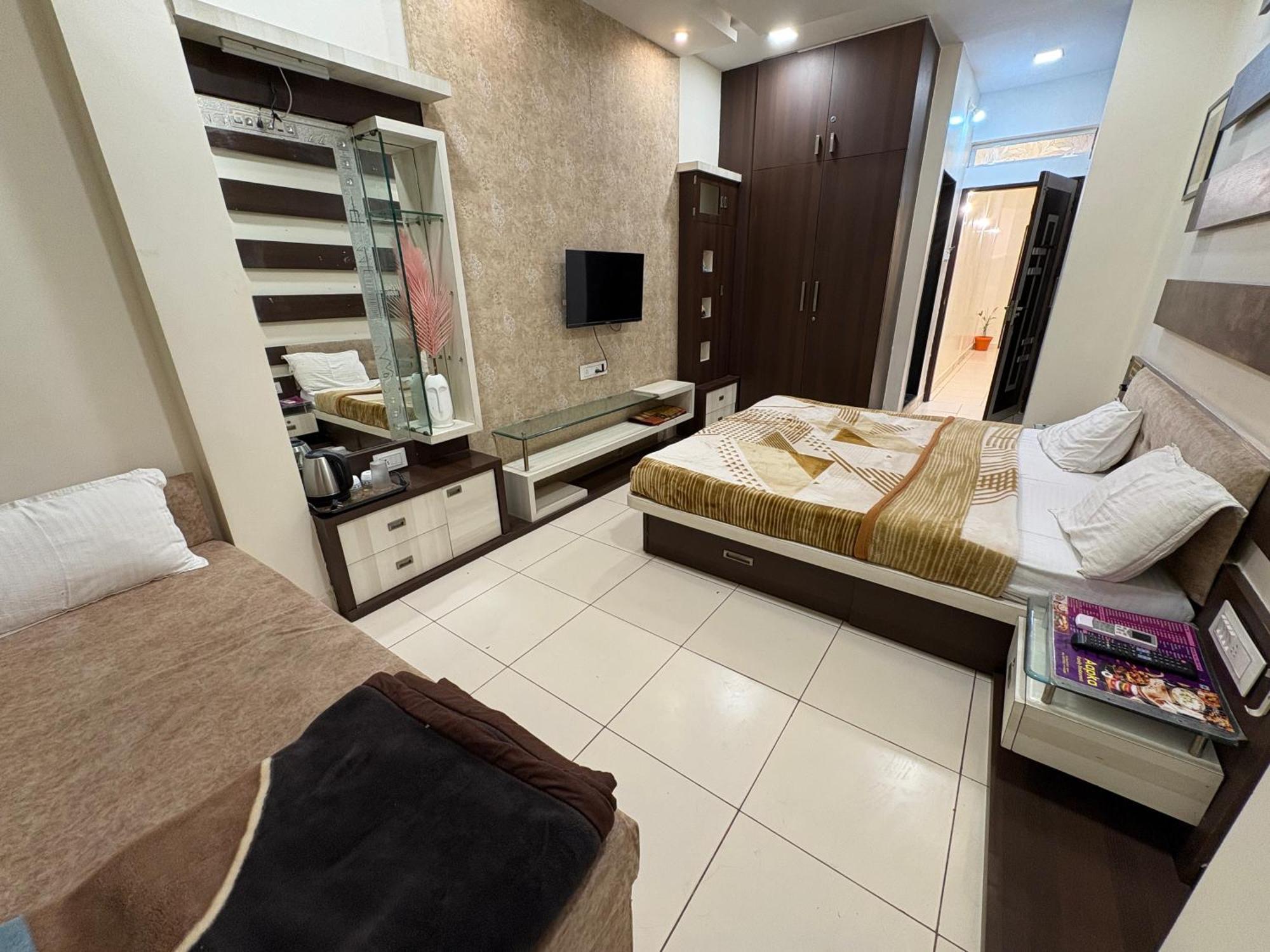 Hotel Anantshree اوجاين المظهر الخارجي الصورة