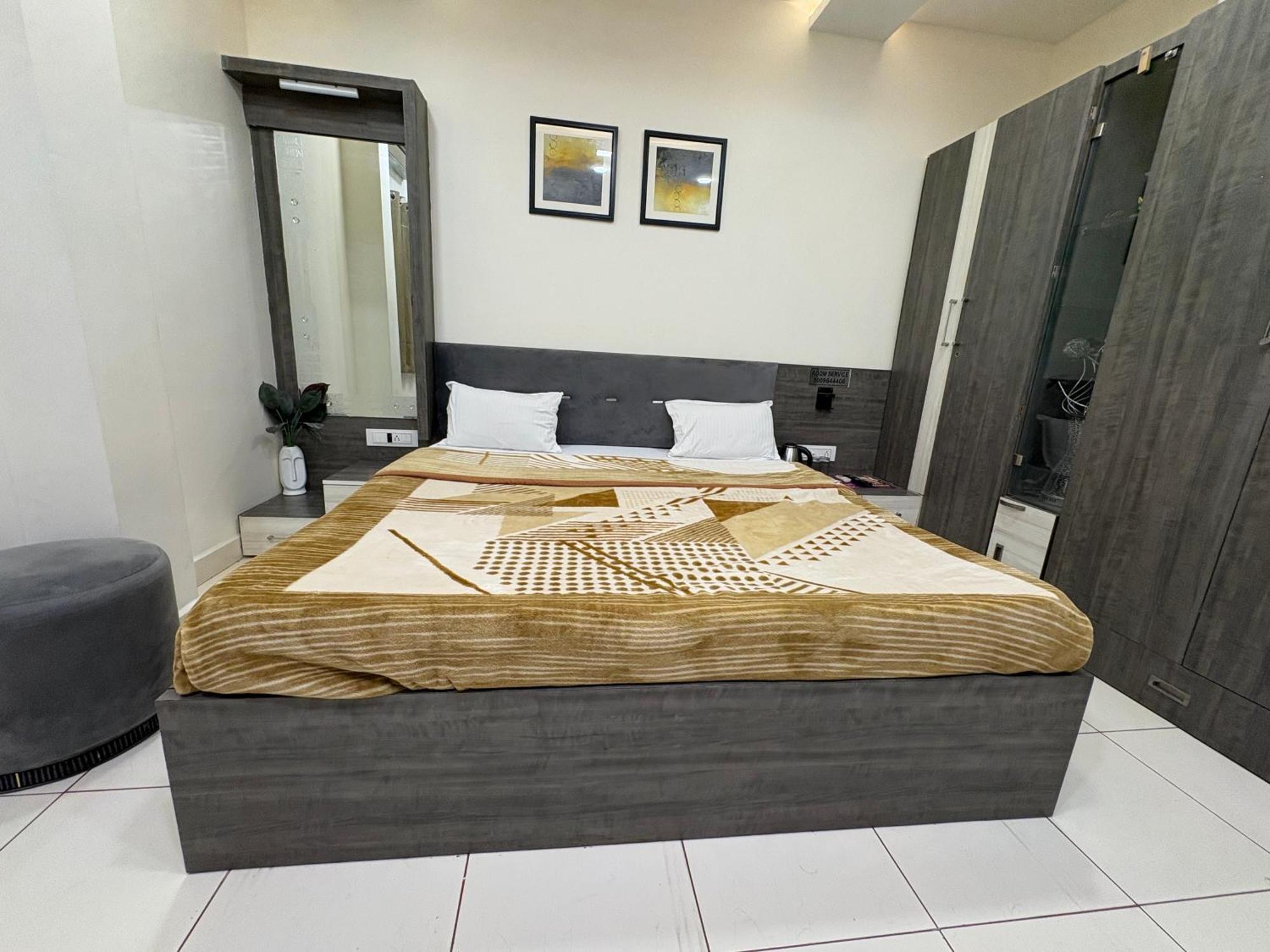 Hotel Anantshree اوجاين المظهر الخارجي الصورة