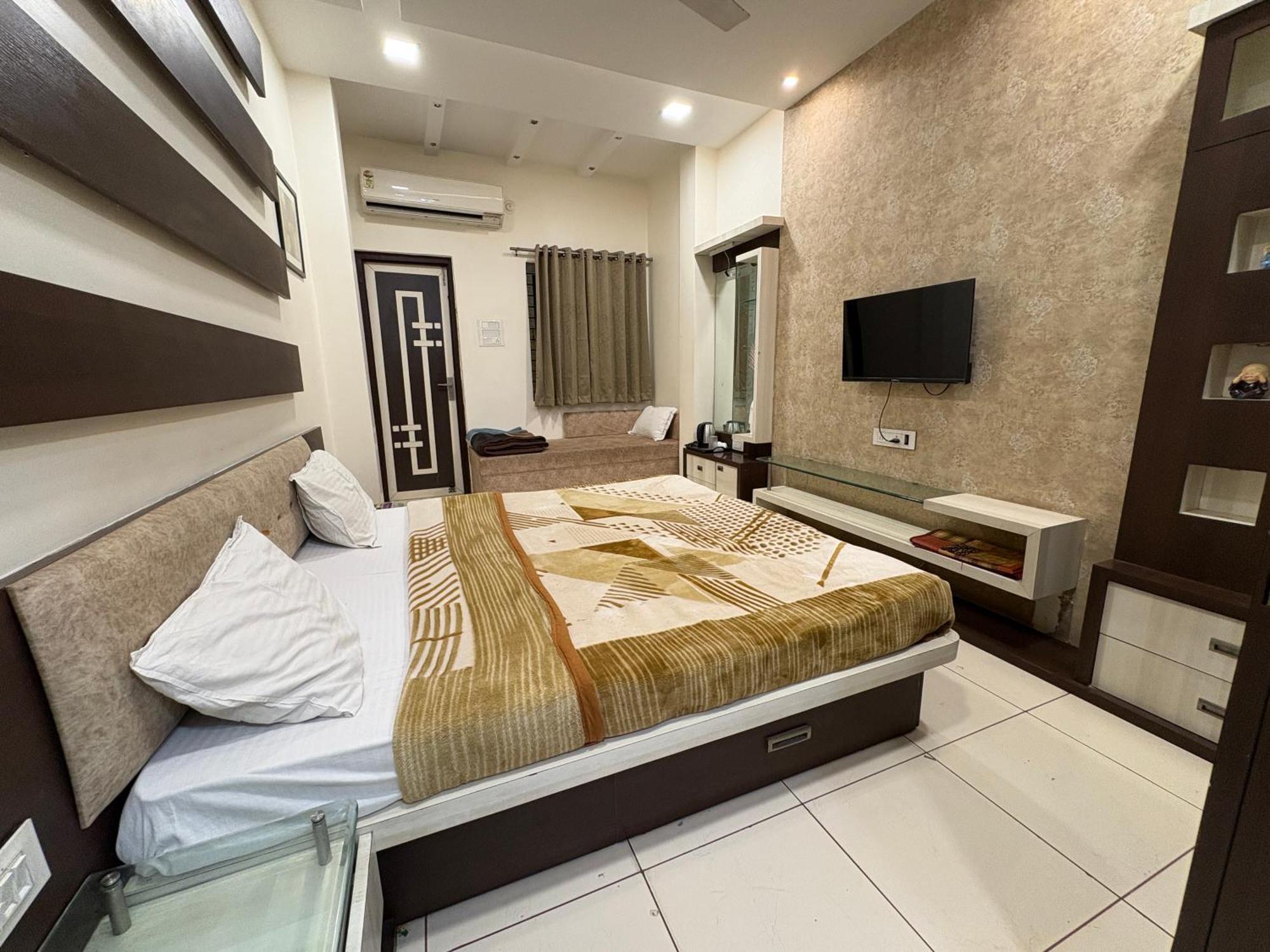 Hotel Anantshree اوجاين المظهر الخارجي الصورة